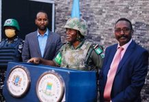 Saraakiil ka tirsan AMISOM oo booqday goobaha ay ka dhacayaan doorashooyinka labada aqal.