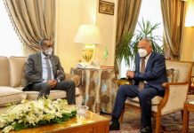 Ra’iisul Wasaare Rooble oo kulan la qaatay xoghayaha jaamacadda Carabta.