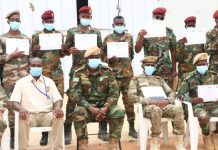 Saraakiil ka tirsan Ciidanka xoogga oo tababar miino baaris ah loo soo xiray.