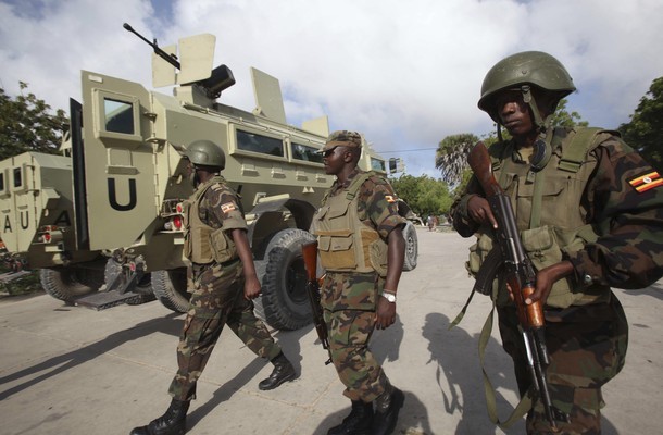 Ugandan peacekeepers from AMISOM patrol inside Banadir hospital in Somalia's capital Mogadishu