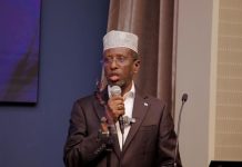 Shariif Sheekh Axmed “35 sano kadib qofka ku fakiraayo inuu isagu bedasho Dastuurka ee haddane adiga ku yiraahdo aamus waa lunsan yahay”