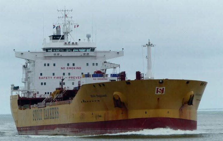 Weerar lagu qaaday markab ganacsi oo marayay xeebaha Muqdisho iyo Cabsi xooggan oo ka dhalatay