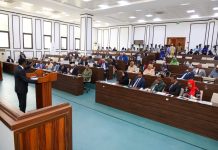 Wasiirka Amniga Soomaaliya oo maanta hortagay Xildhibaanada Golaha Shacabka.