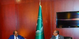 Madaxweyne Xasan Sheekh iyo Guddoomiyaha Guddiga Midowga Afrika oo Kulan Ku Yeeshay Addis Ababa