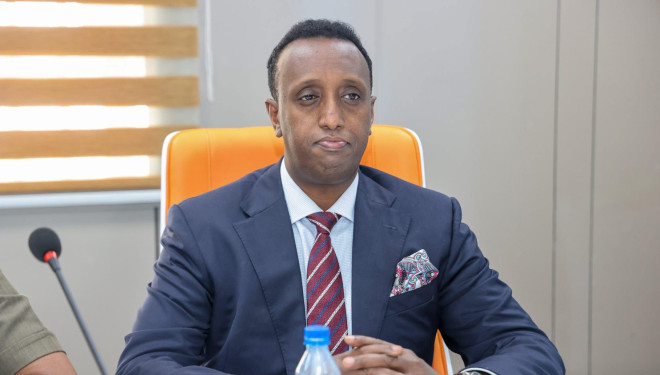 Guddiga Doorashooyinka Qaranka oo shaqo joojin ku sameeyay Madaxii Xafiiska Doorashooyinka Koonfur Galbeed