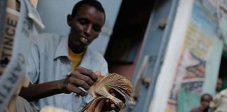 Muqdisho: Ganacsatada oo joojiyay qaadashada Shilinka Soomaaliga, cabasho xooggan oo ka dhalatay