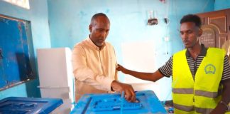 Galmudug oo ka bilaabatay doorashadii qof iyo cod, guddiga doorashooyinkana oo ku dhawaaqay furitaanka goobaha codbixinta